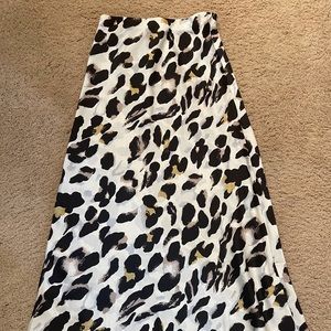 Midi satin skirt. Size 6